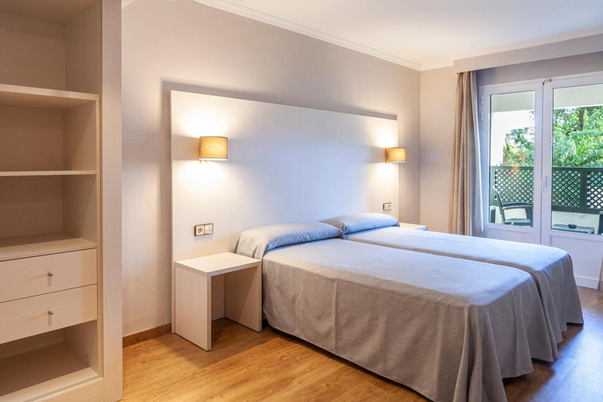 Minura Cala Galdana & Apartamentos D'Aljandar Esterno foto