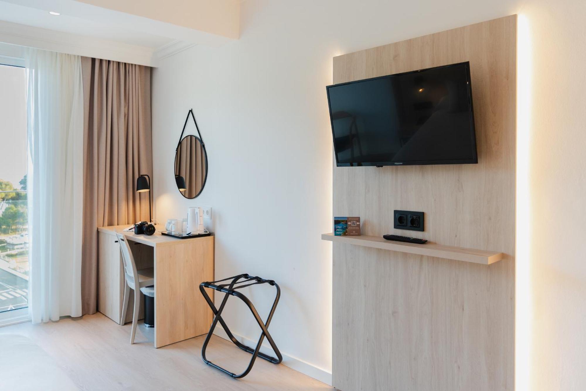Minura Cala Galdana & Apartamentos D'Aljandar Esterno foto